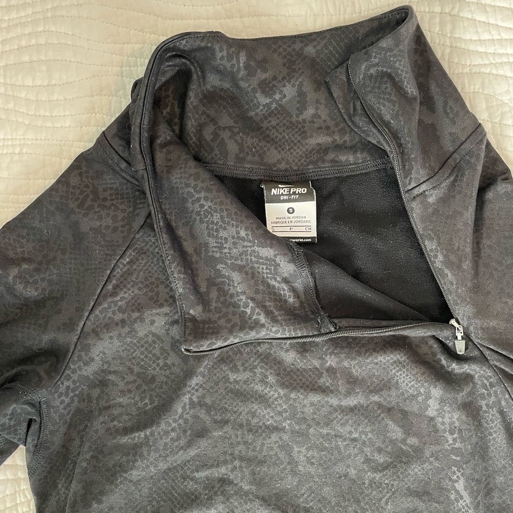 Nike running pull over
